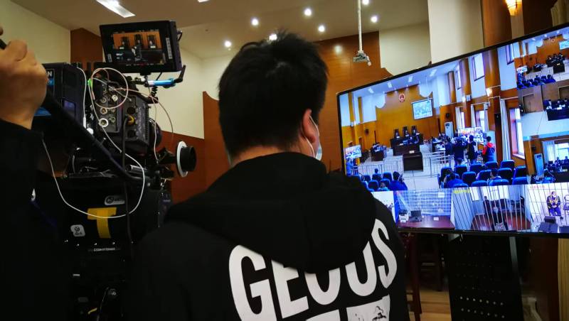 AI生成VS人工创意——武夷山市广告片拍摄公司的技术浪漫主义实践